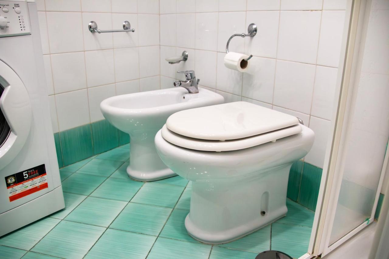 La Pigna Apartment Napoli Bagian luar foto