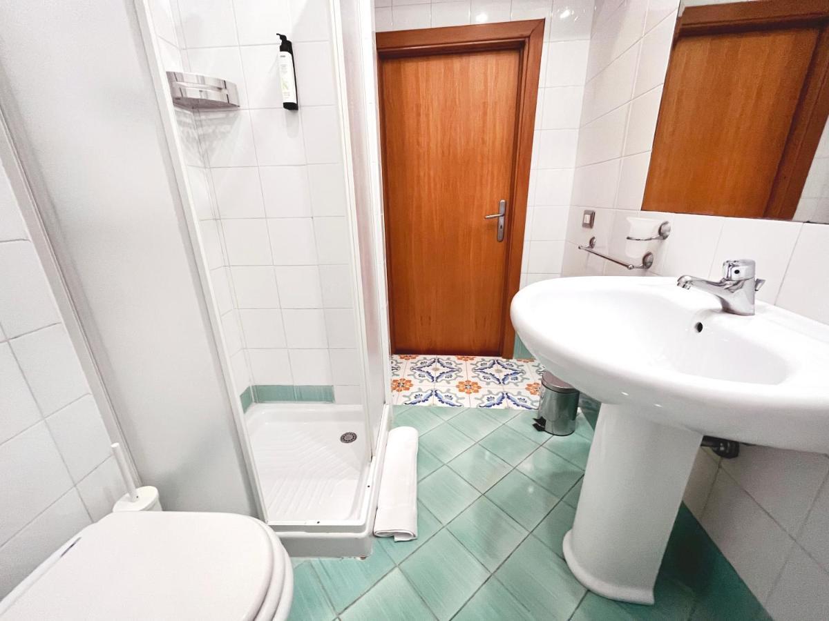 La Pigna Apartment Napoli Bagian luar foto